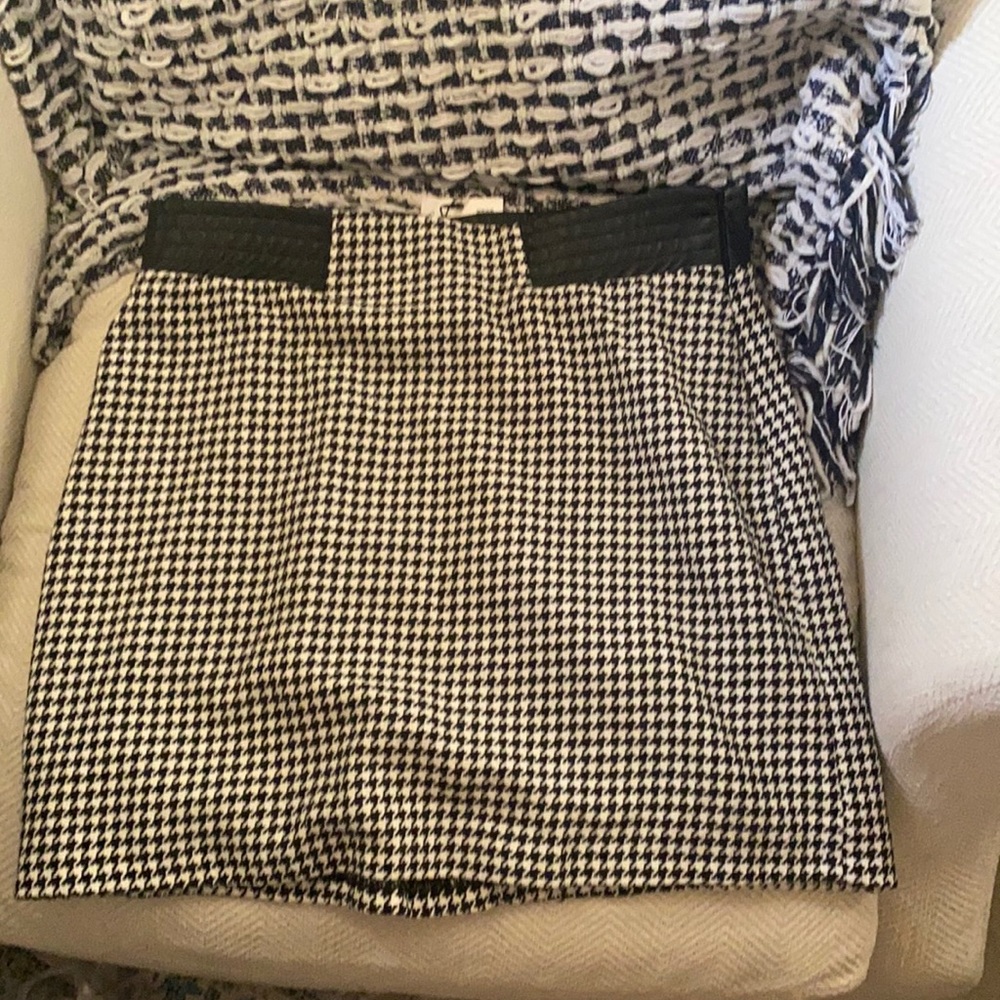 Band new Zara short plaid skirt